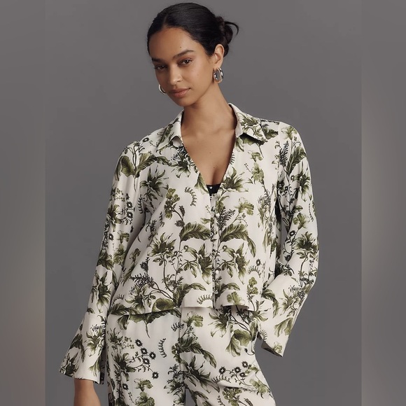 NWT! Green Floral By Anthropologie Bell-Sleeve Silky Blouse - Size Medium🥨 - Picture 1 of 8
